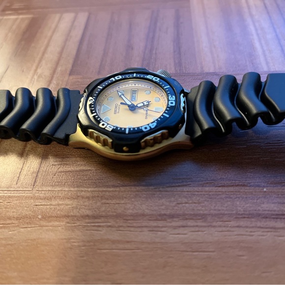 Seiko Quartz Diver 7N36-6A09 - Picture 3 of 5